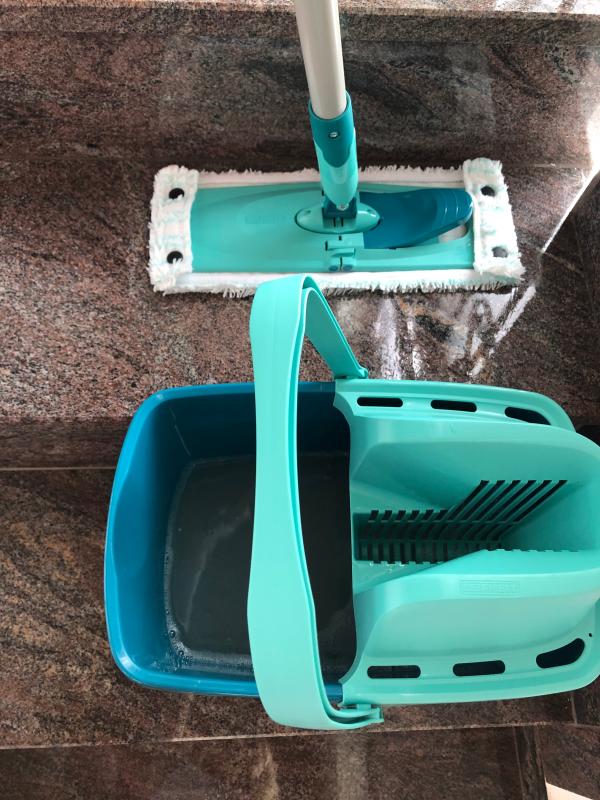 Leifheit Secchio Strizzatore a pressa con Mop lavapavimenti in Microfibra -  55356 Set Combi Clean Twist