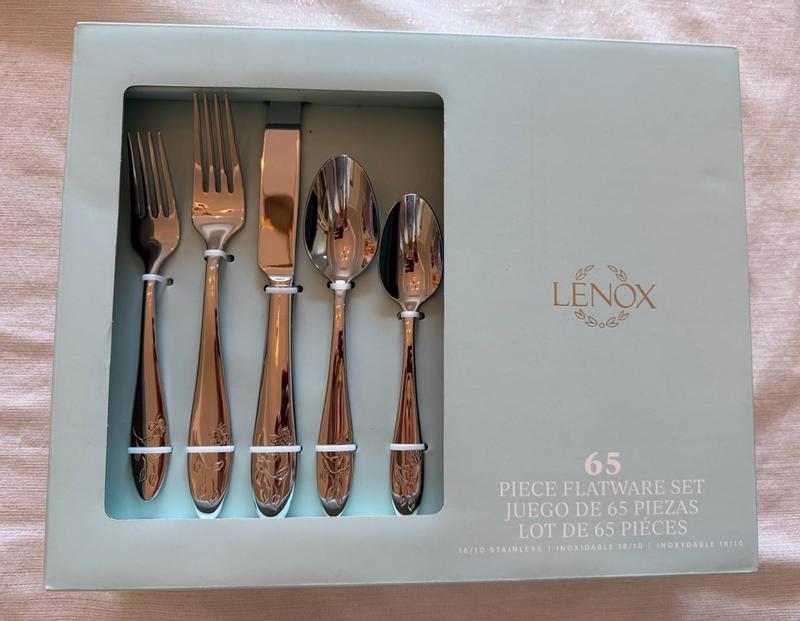 Lenox　ホワイトハウス御用達 カトラリーセット 2セット Amazon.com: Lenox Stratton Flatware Set, Silver, 65 Piece: Home