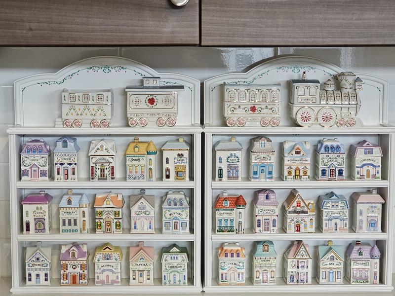 Lenox Holiday Village Christmas Train Server – Lenox Corporation