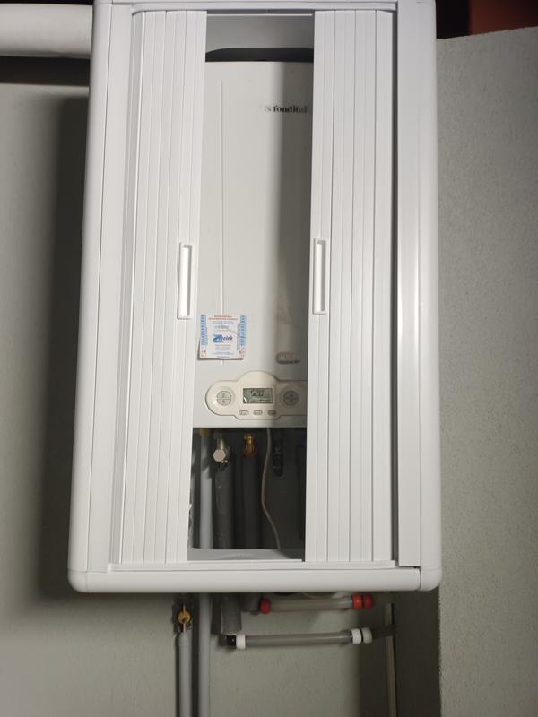 Armario para colgar de resina 59x100x38.5 cm color 2 persianas Leroy Merlin