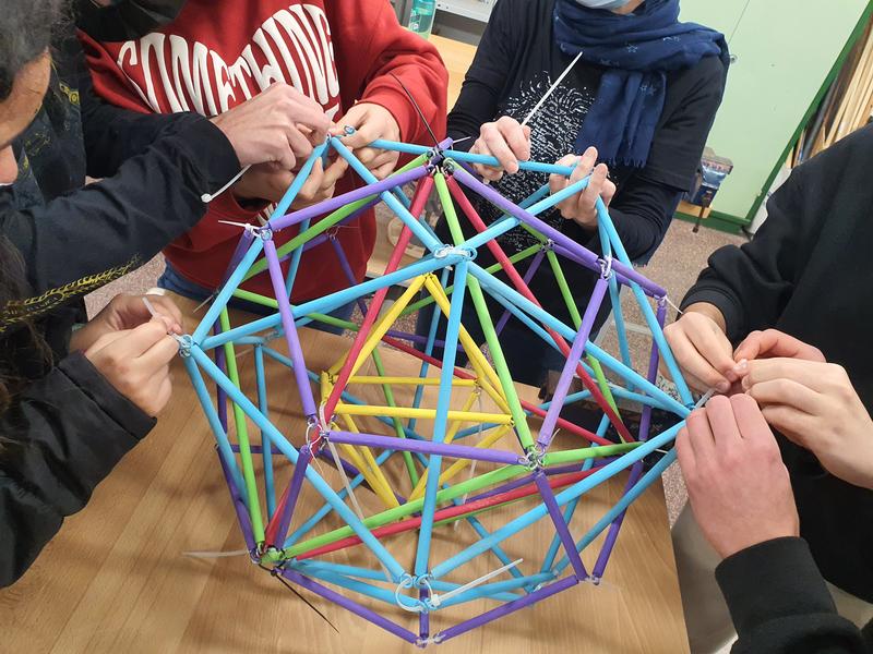 Ouvrir la fenêtre modale de l'avis 2 sur 3