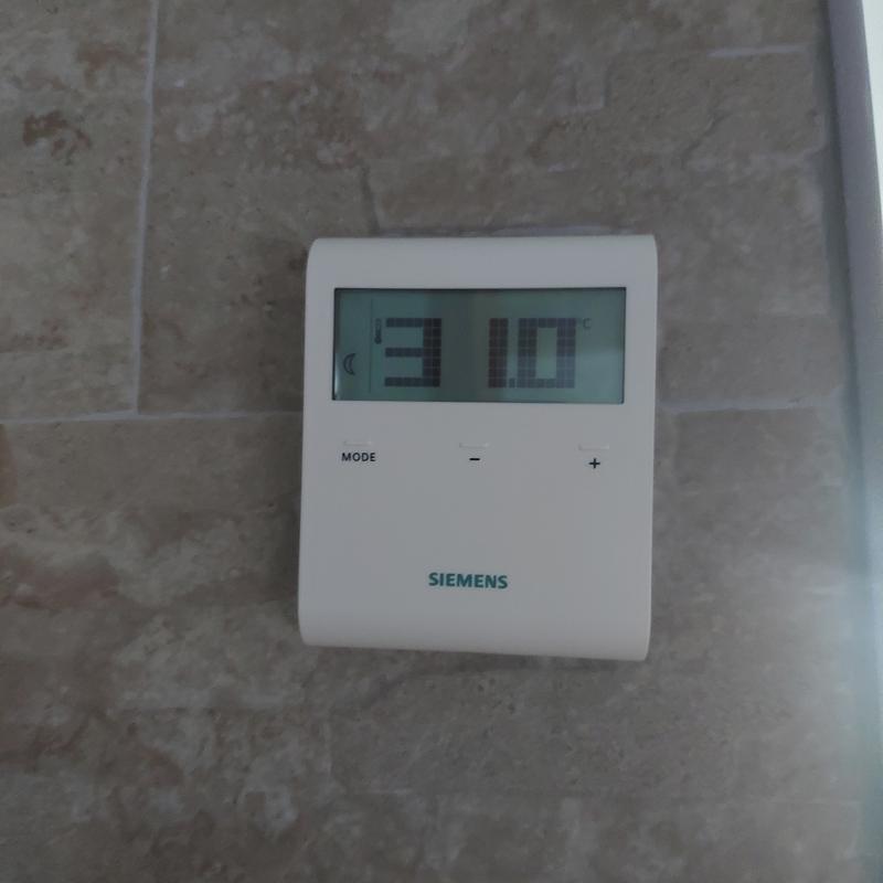 Termostato Siemens ambiente frío/calor RAA41