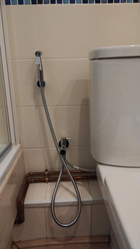 Grifo higiene íntima con instalación sin obra. Grifo sustituto del bidet.  Grifo para wc. Sólo agua fría