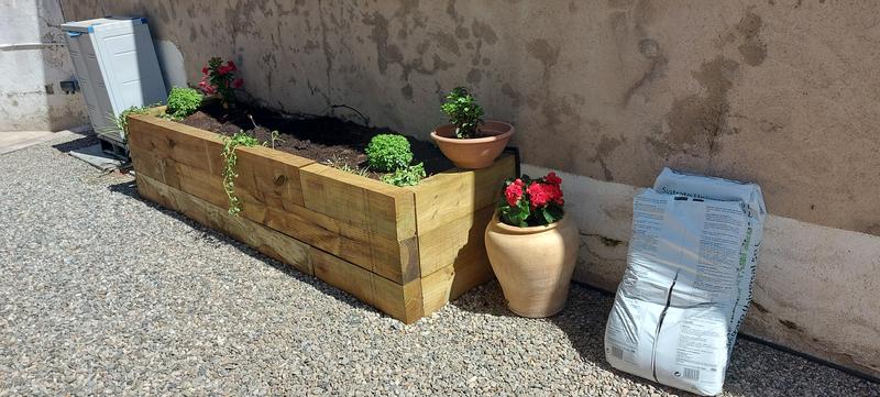 Tierra Universal Para Exterior - Saco De 50 Litros, Rica En Materia Orgánica, Ideal Para Plantas