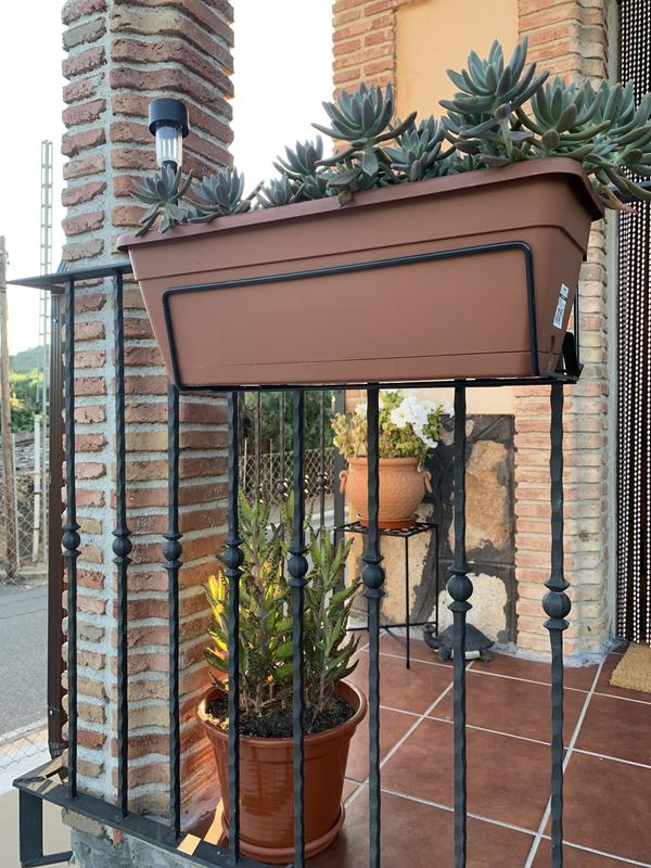 Soporte maceta para barandilla de acero pintado con epoxi negro