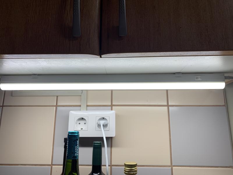 Visti da vicino: Luce LED sottopensile Inspire Moss