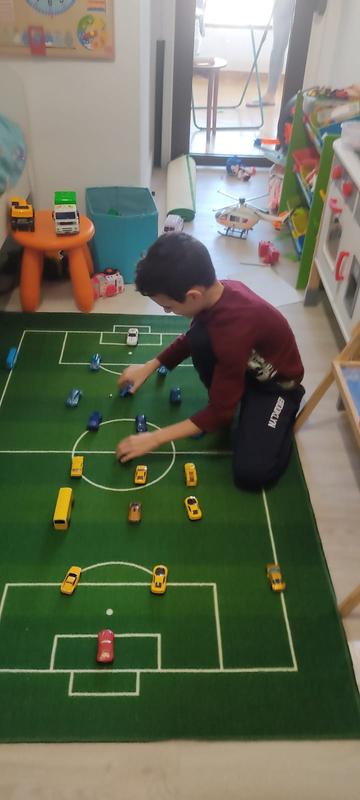 Leroy Merlin convierte el cuarto de los niños en campo de fútbol: alfombra  que no ves en Ikea