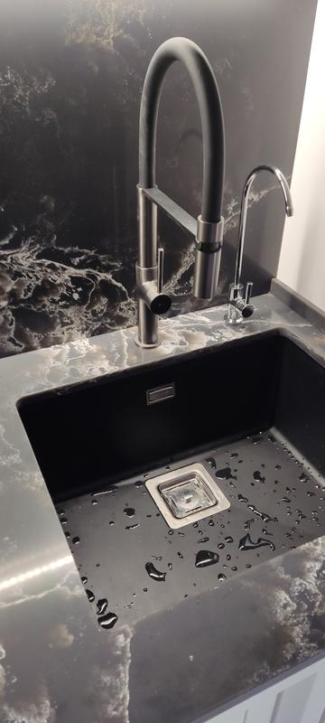 Grifo de cocina monomando alto+ducha ESSEBAGNO Magneto en negro