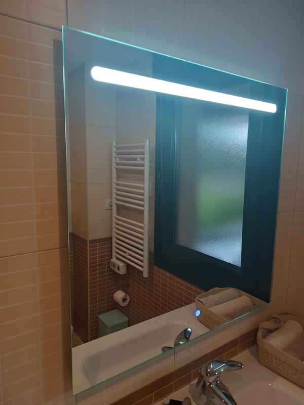 Espejo de baño con luz LED National 80x80 cm, Leroy Merlin