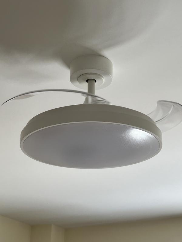 Ventilador de techo retráctil con luz silencioso DC con mando