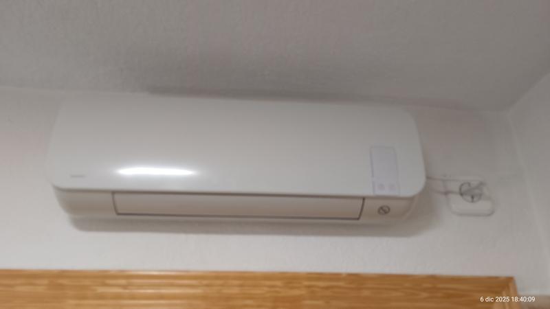 Termoconvettore Ceramico A Parete Facolla Nexeo 2000W – Programmabile, Telecomando, LCD, Ecodesign, IP23 (Bianco)