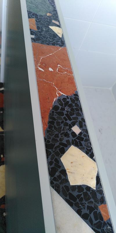 Ouvrir la fenêtre modale de l'avis 1 sur 2