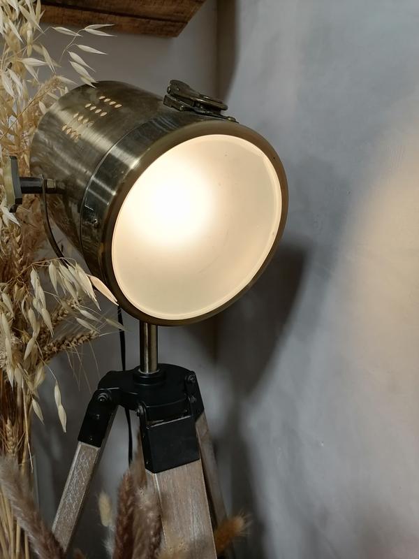 Ouvrir la fenêtre modale de l'avis 1 sur 3