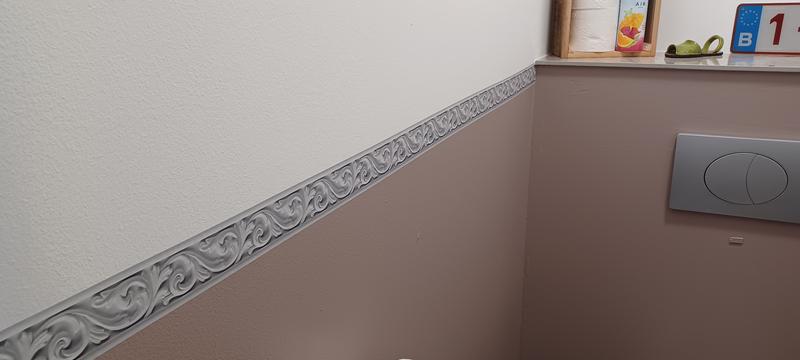 Modanatura 3D Autoadesiva Per Pareti - Schiuma XPE, 230x5x0.4 Cm, Bianco, Decorazione Fai Da Te - Foto 12