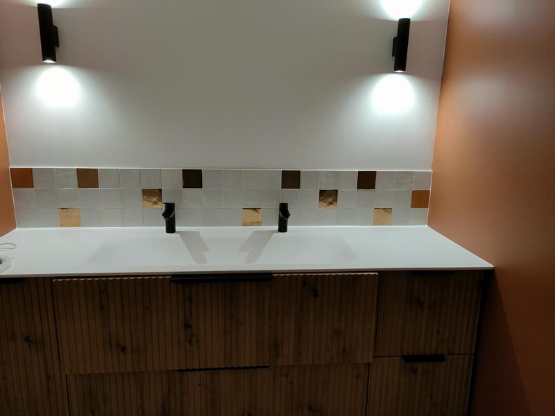 Ouvrir la fenêtre modale de l'avis 1 sur 2