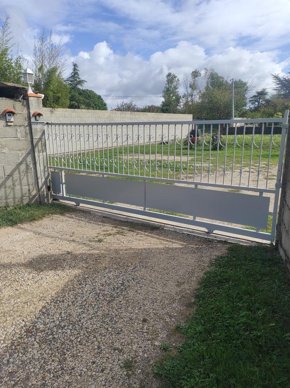 Ouvrir la fenêtre modale de l'avis 1 sur 3