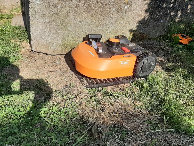 Robot koszący Landroid 2000m2 20V 5Ah Worx WR155E - Leroy Merlin