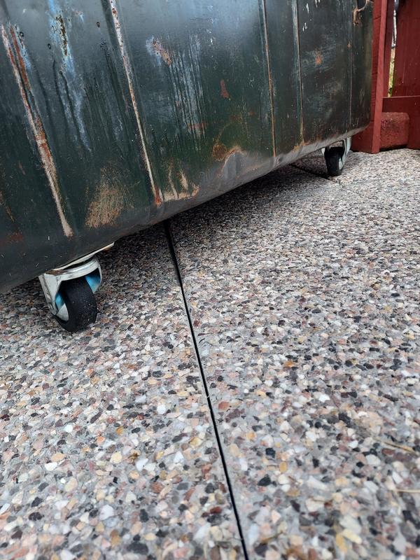 Ouvrir la fenêtre modale de l'avis 1 sur 2