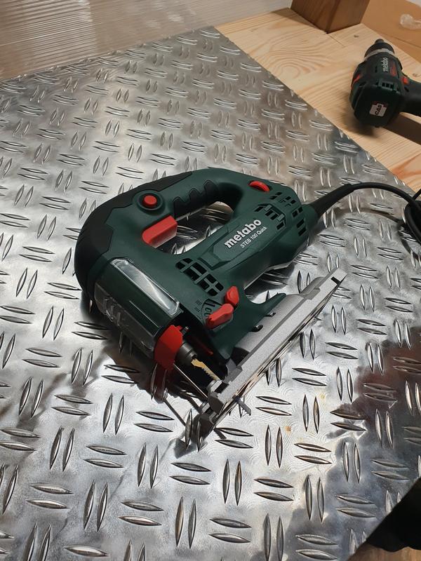 Scie Sauteuse METABO STE 100 Quick 710 W - Changement De Lame Sans Outil - Sciage Précis Bois, Métal, Plastique