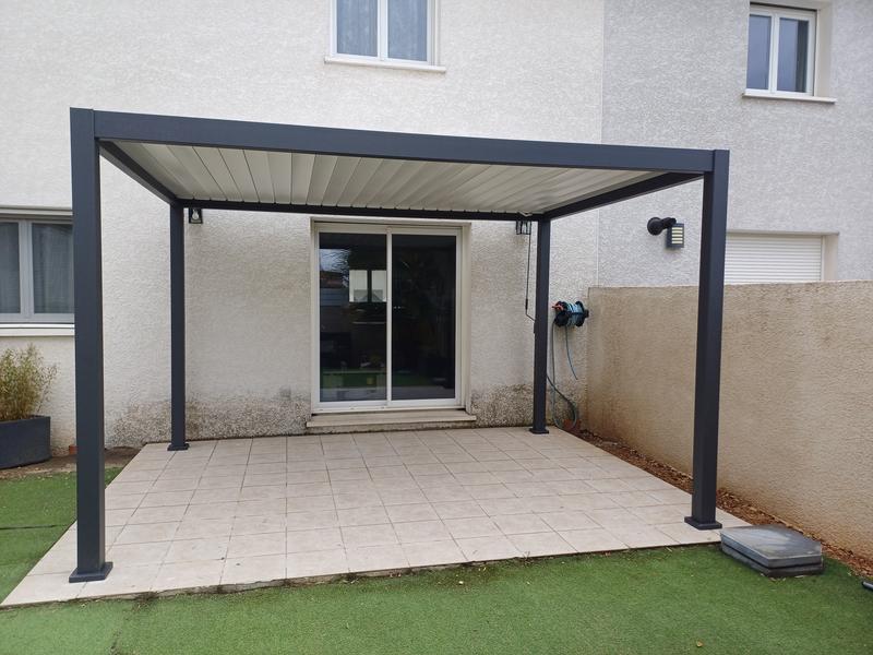 Ouvrir la fenêtre modale de l'avis 1 sur 2