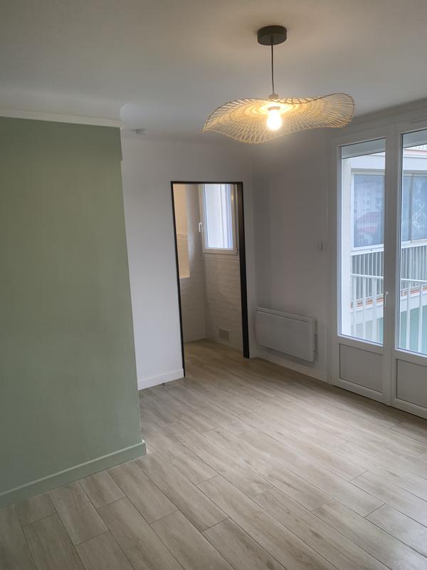 Ouvrir la fenêtre modale de l'avis 1 sur 3