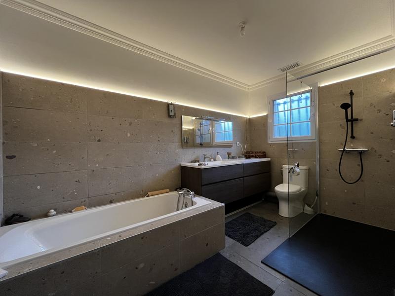 Ouvrir la fenêtre modale de l'avis 1 sur 2