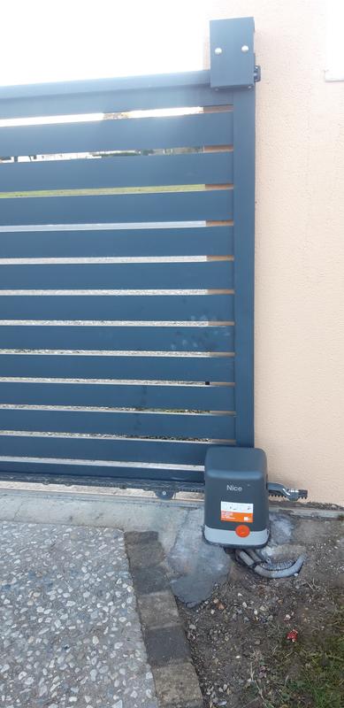 Ouvrir la fenêtre modale de l'avis 1 sur 3