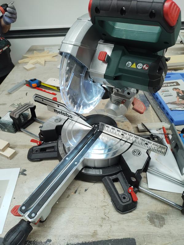 Ouvrir la fenêtre modale de l'avis 1 sur 2