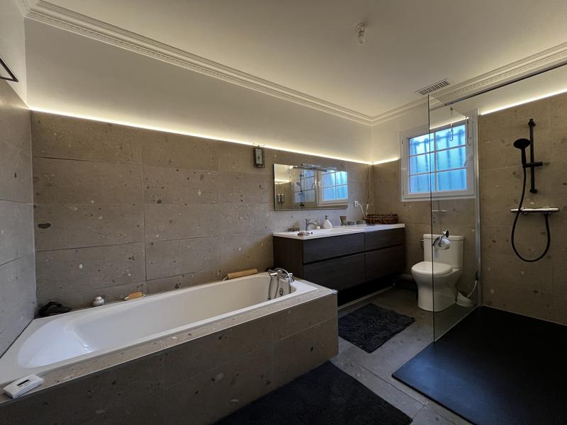 Ouvrir la fenêtre modale de l'avis 1 sur 2