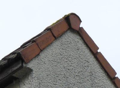 Fronton pour faitière demi ronde rouge, LA ESCANDELLA | Leroy Merlin