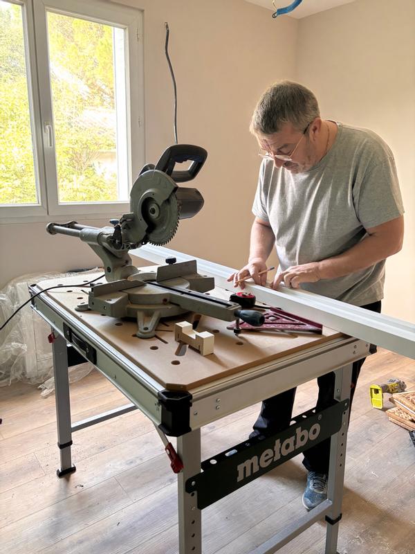 Établi Pliant DWB 100 – Capacité 100 Kg – Avec Serre-joint – Dema D17937