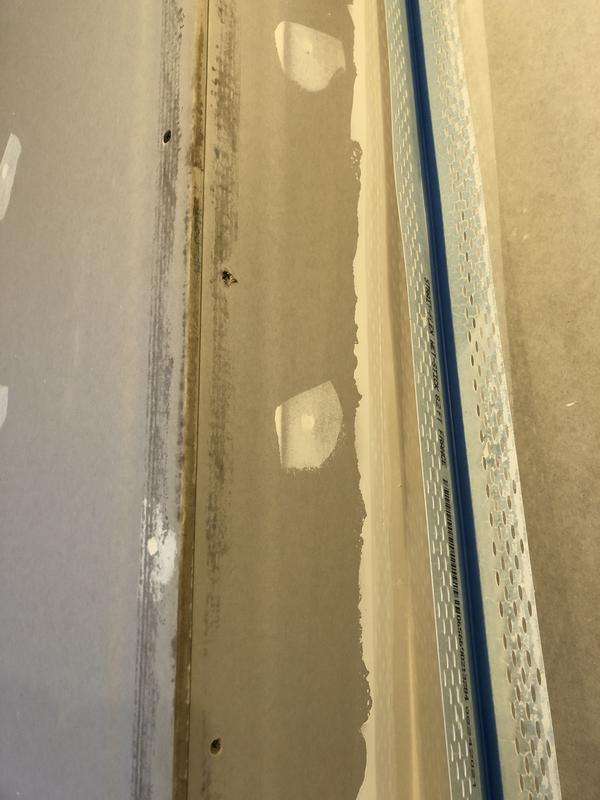 Ouvrir la fenêtre modale de l'avis 1 sur 3