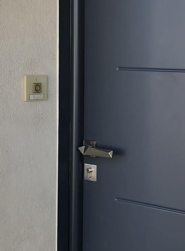 Ouvrir la fenêtre modale de l'avis 1 sur 2
