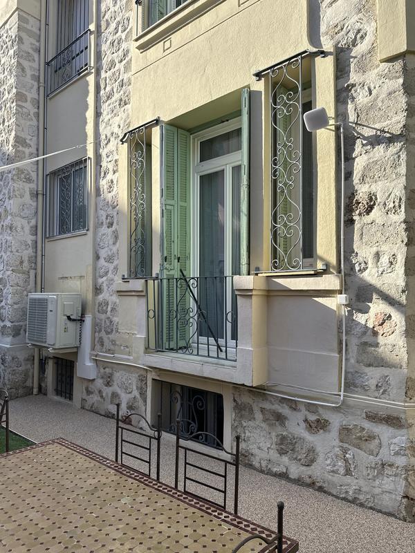 Ouvrir la fenêtre modale de l'avis 1 sur 1