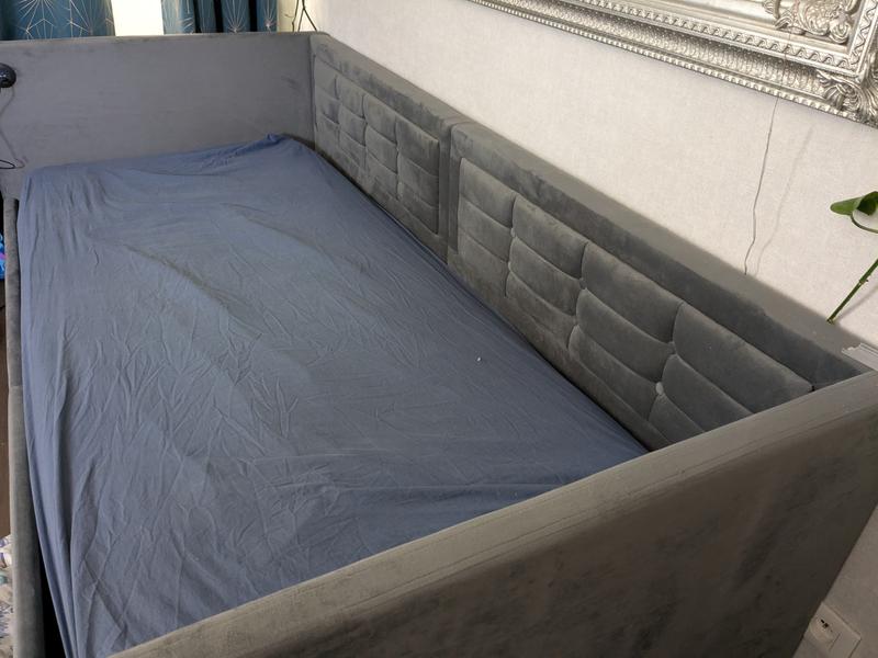 Letto A Giorno Moimhear Imbottito 90x200 O 180x200 – Con Letto Estraibile, LED Colorati E Porte USB-C, In Lino MDF, Senza Materasso