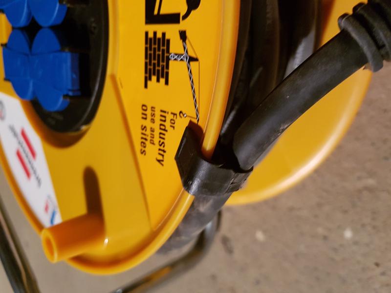 ENROULEUR ÉLECTRIQUE BRENNENSTUHL AUTOMATIQUE 20 M H07RN-F 3G1,5