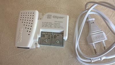 Antenne terrestre ellipse 148925 – UHF 470-694 MHz – Gain 40 dBi – Alimentation 12V incluse – Filtre SAW