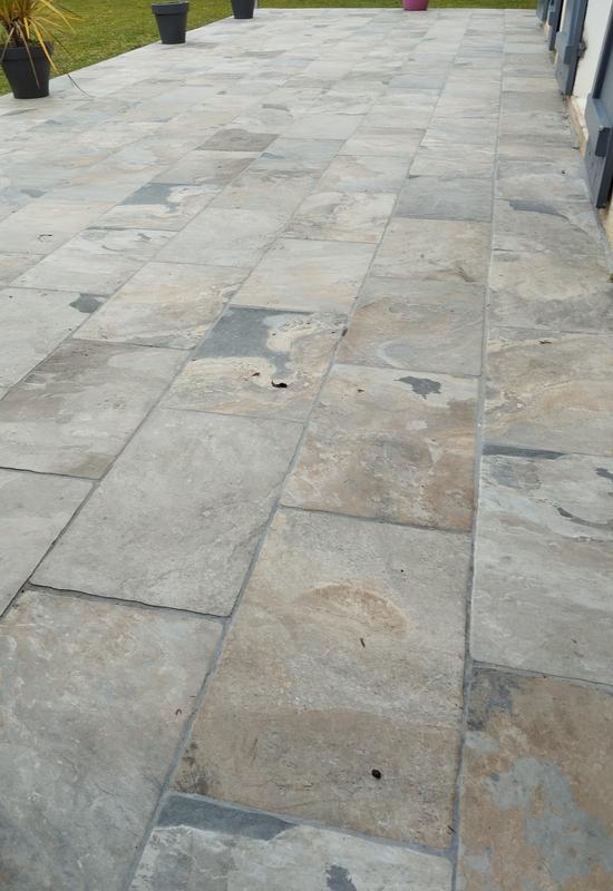 Ouvrir la fenêtre modale de l'avis 1 sur 2