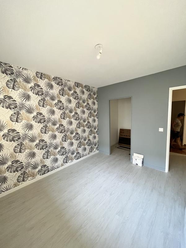 Ouvrir la fenêtre modale de l'avis 1 sur 2