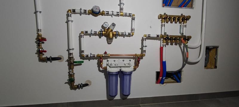 AEG | Système De Filtration à Eau Premium AEG (AEGPFF) | Filtre Haute Performance | Supprime Plomb, Chlore & Résidus Médicamenteux | Une Eau Au Goût Pur | Durée De Vie