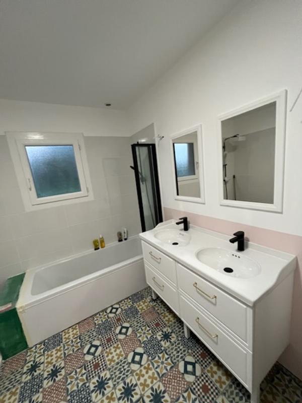 Ouvrir la fenêtre modale de l'avis 1 sur 2