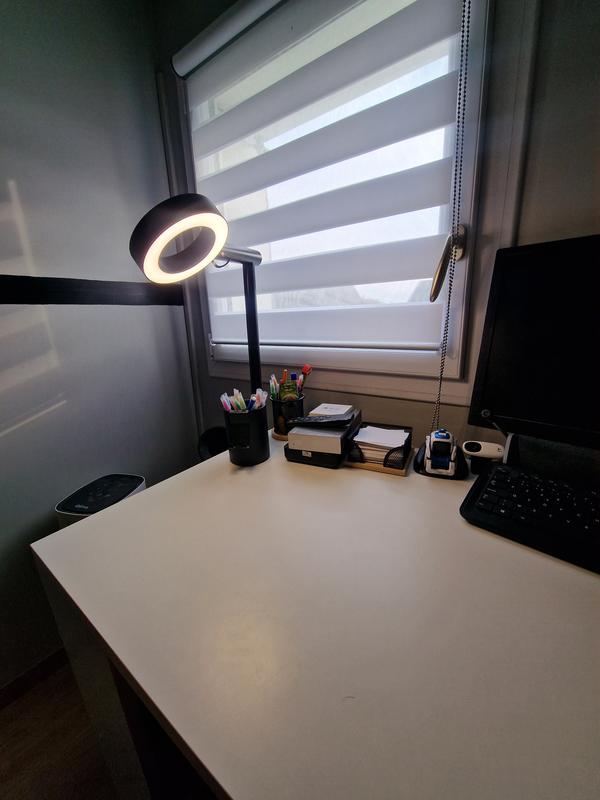 Lampe de bureau Designerbox Ora, tête ringlight nomade, lumière réglable,  vert