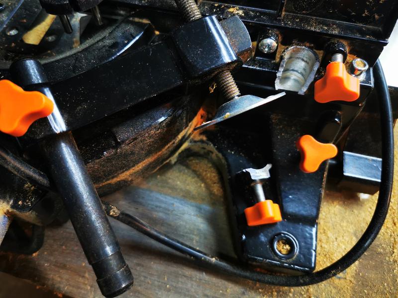 Ouvrir la fenêtre modale de l'avis 1 sur 2