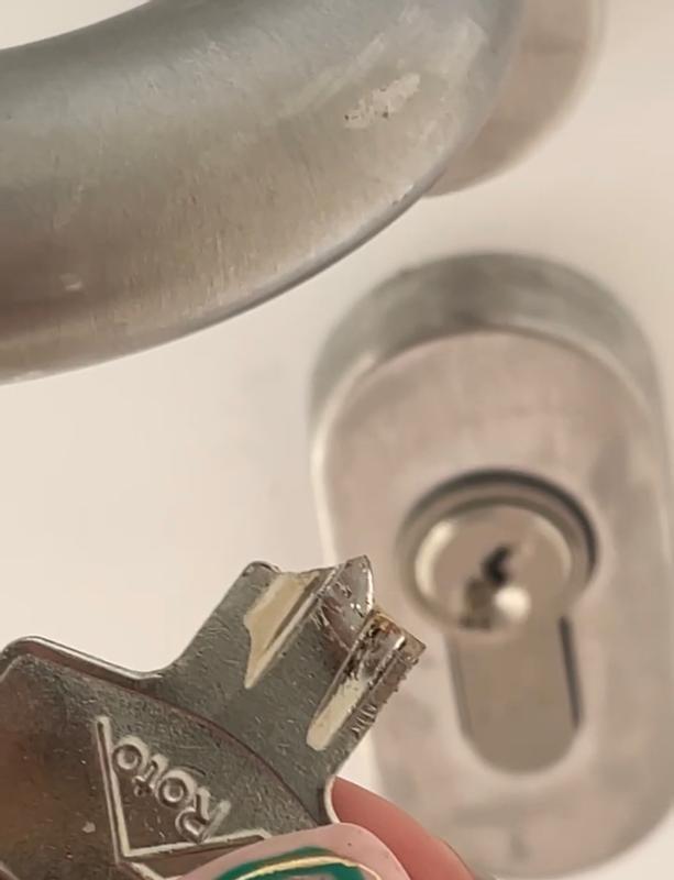 Ouvrir la fenêtre modale de l'avis 1 sur 2