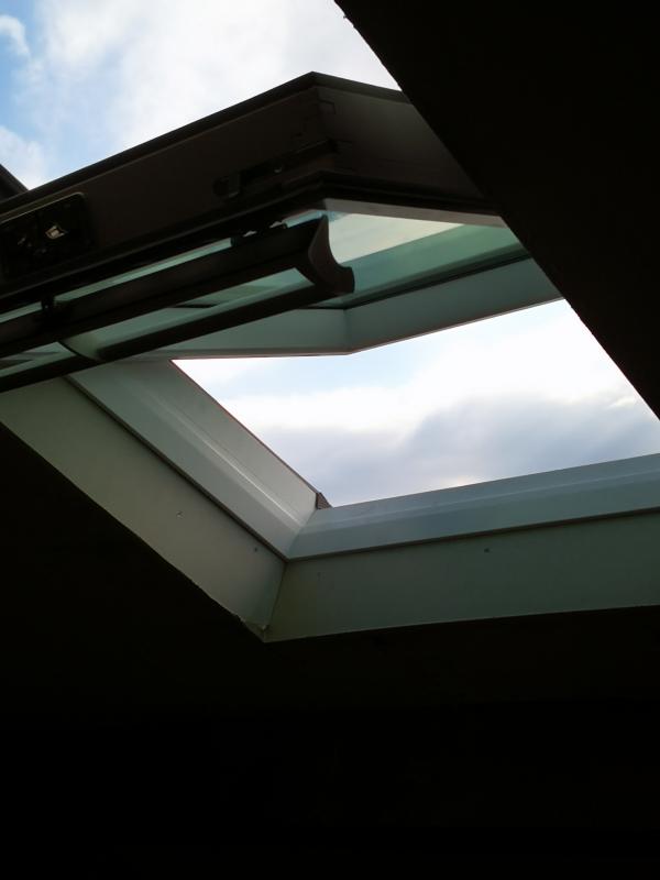 Fenêtre confort VELUX GGL CK04 type 2076 WHITE FINISH haut.78cm larg.55cm 