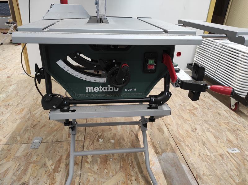 Ouvrir la fenêtre modale de l'avis 1 sur 2