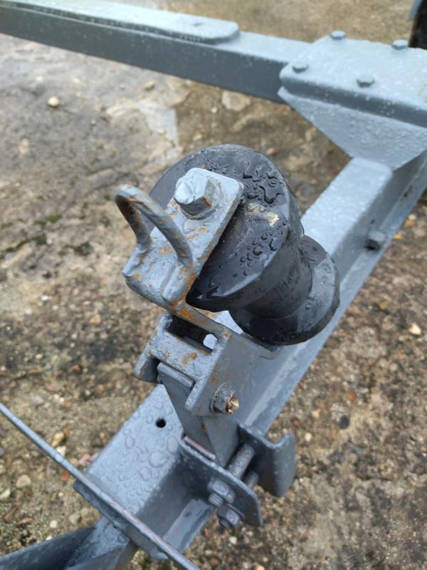 Ouvrir la fenêtre modale de l'avis 1 sur 2