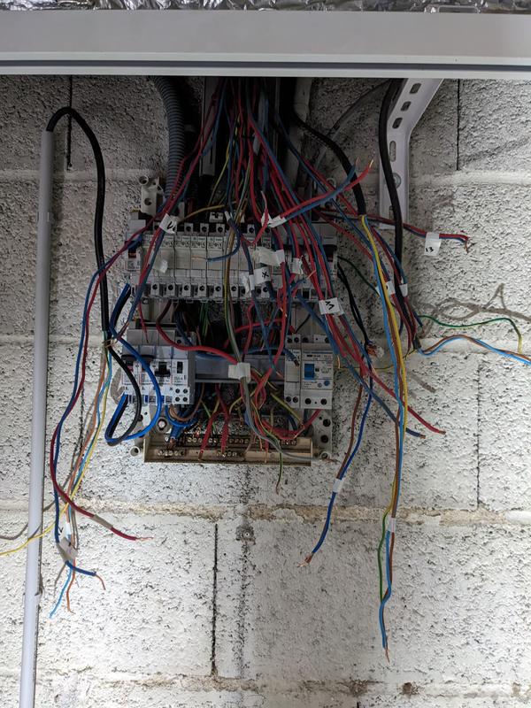 Ouvrir la fenêtre modale de l'avis 6 sur 6