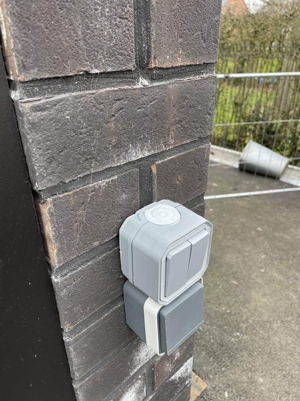 Ouvrir la fenêtre modale de l'avis 1 sur 2