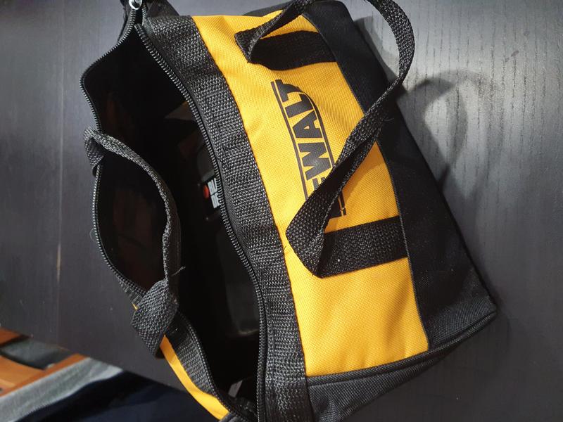 Ouvrir la fenêtre modale de l'avis 1 sur 4